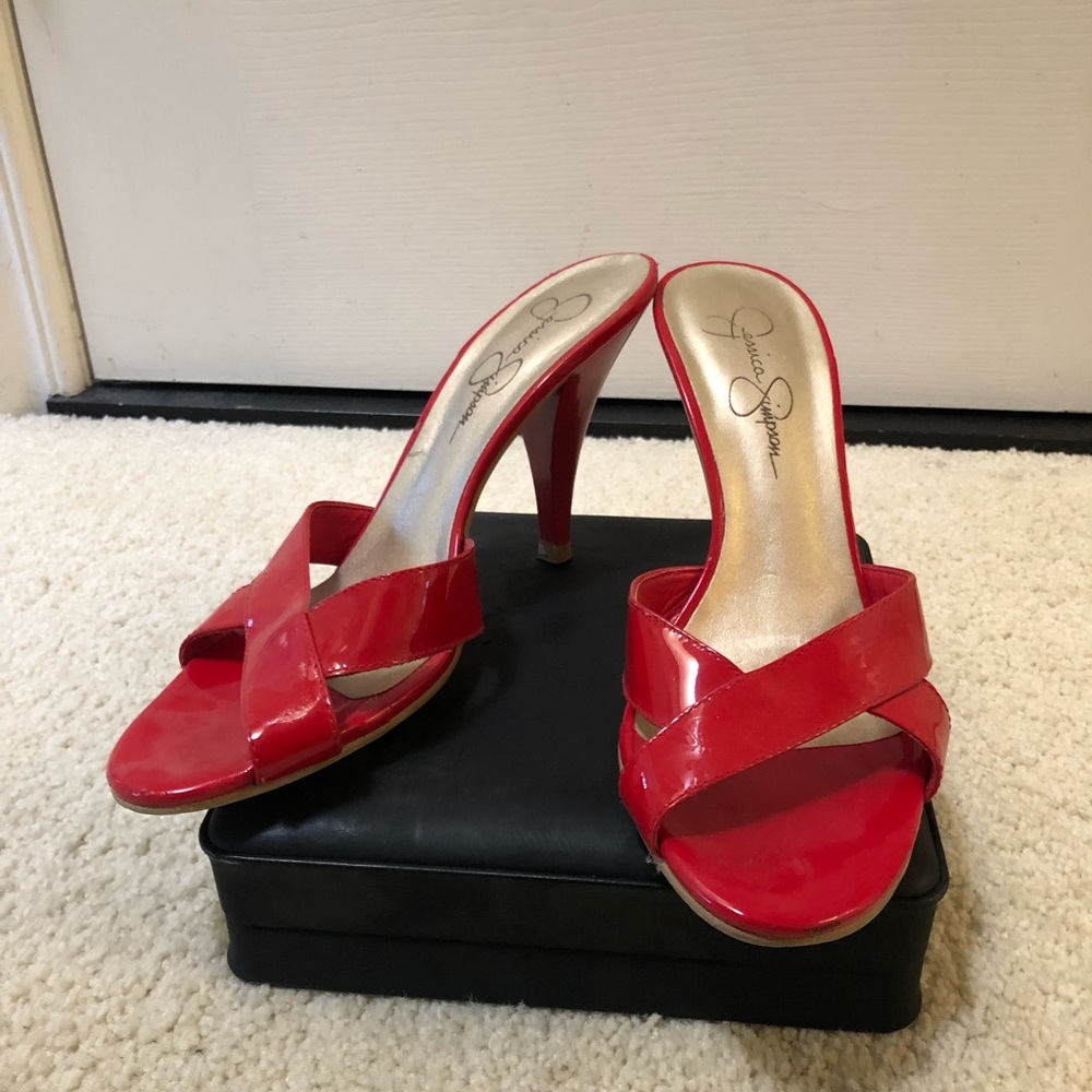 JESSICA SIMPSON RUBY RED MINI HEELS